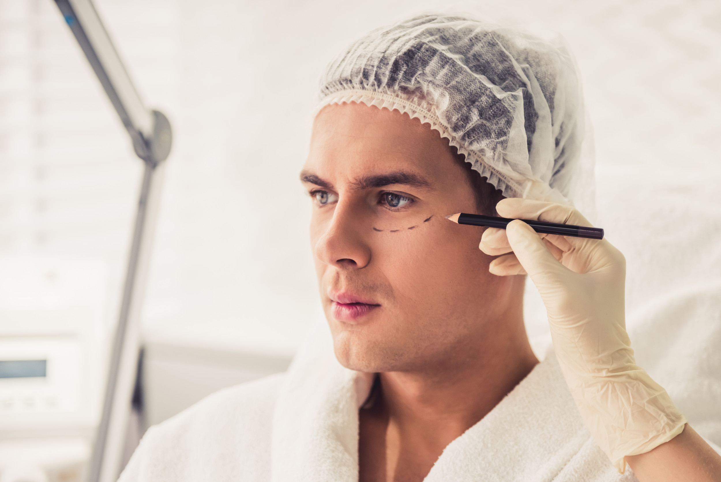 How To Find Plastic Surgeon – Know The Tips